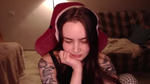 elisabeth online show from March 8, 2:19 pm