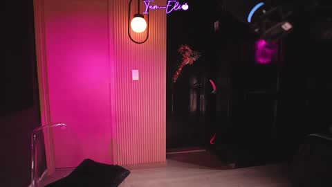 Snapshot of iam_eli chatting on December 31, 10:34 pm online show from December 31, 10:34 pm