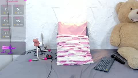 iam_lilo online show from December 13, 2:32 am