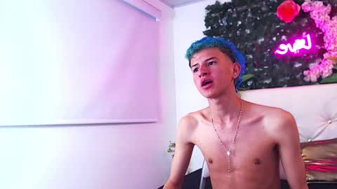 iam_lukas__ online show from October 9, 3:59 am