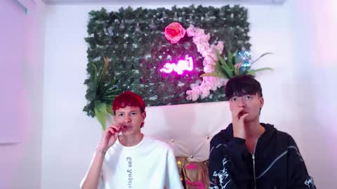 iam_lukas__ online show from November 2, 4:04 am