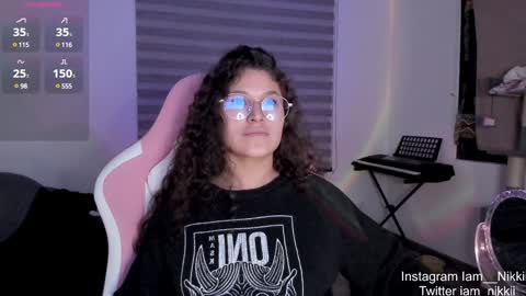 Snapshot of iam_nikki chatting on December 3, 5:53 am On instagram Imm NikkiHelp me reach 100 likes online show from December 3, 5:53 am