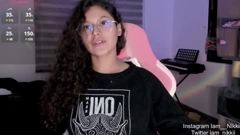 Snapshot of iam_nikki chatting on December 3, 9:00 am On instagram Imm NikkiHelp me reach 100 likes online show from December 3, 9:00 am