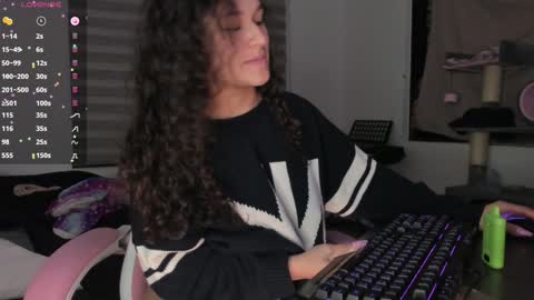 Snapshot of iam_nikki chatting on January 2, 8:39 am On instagram Imm NikkiHelp me reach 100 likes online show from January 2, 8:39 am