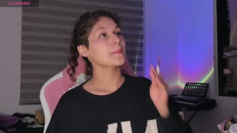 Snapshot of iam_nikki chatting on January 10, 6:31 am On instagram Imm NikkiHelp me reach 100 likes online show from January 10, 6:31 am