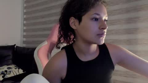 Snapshot of iam_nikki chatting on March 6, 11:42 pm On instagram Imm NikkiHelp me reach 100 likes online show from March 6, 11:42 pm