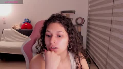 Snapshot of iam_nikki chatting on October 19, 3:40 am On instagram Imm NikkiHelp me reach 100 likes online show from October 19, 3:40 am