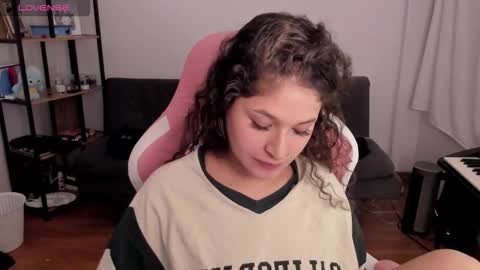 Snapshot of iam_nikki chatting on December 4, 12:20 am On instagram Imm NikkiHelp me reach 100 likes online show from December 4, 12:20 am