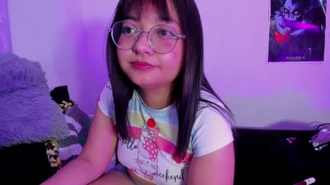 Snapshot of iam_zoechan chatting on December 10, 11:00 am Zoe 3 online show from December 10, 11:00 am