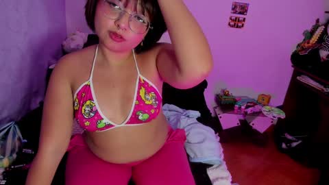 Snapshot of iam_zoechan chatting on January 23, 2:44 am Zoe 3 online show from January 23, 2:44 am