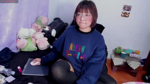 Snapshot of iam_zoechan chatting on January 24, 3:43 am Zoe 3 online show from January 24, 3:43 am