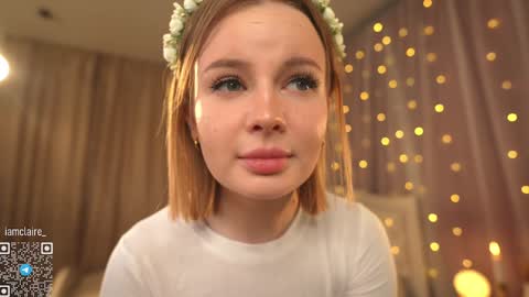 Snapshot of iamclaire_ chatting on December 14, 3:25 pm Claire online show from December 14, 3:25 pm