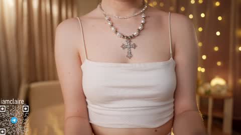 Snapshot of iamclaire_ chatting on February 6, 4:03 pm Claire online show from February 6, 4:03 pm