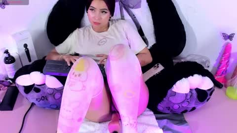 Steph - Online Again   - 1 DECEMBER online show from January 22, 3:20 am