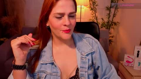 Snapshot of iamxamira chatting on December 16, 12:21 pm iamxamira online show from December 16, 12:21 pm