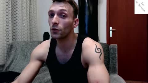 Snapshot of ianandersson27 chatting on December 19, 7:07 pm Ian Andersson online show from December 19, 7:07 pm