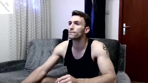 Snapshot of ianandersson27 chatting on December 29, 10:14 pm Ian Andersson online show from December 29, 10:14 pm