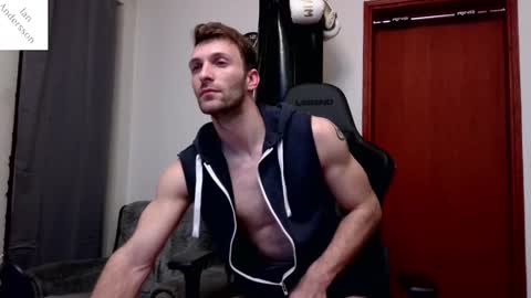 Snapshot of ianandersson27 chatting on January 25, 2:04 am Ian Andersson online show from January 25, 2:04 am