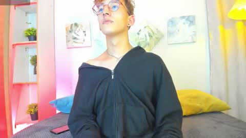 ian  online show from November 16, 2:28 am