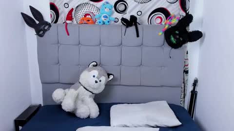 Snapshot of ibiza_cami chatting on December 3, 10:08 pm Camila online show from December 3, 10:08 pm