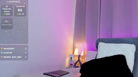 Snapshot of ice_grace chatting on January 20, 2:03 pm ice online show from January 20, 2:03 pm