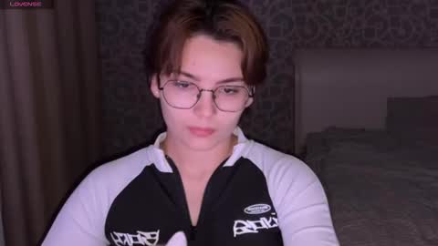 Snapshot of iceeheart chatting on November 12, 3:23 pm Ksenia online show from November 12, 3:23 pm