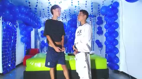 THOMAS AND DAMIAND online show from December 9, 6:25 pm