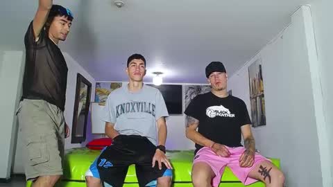 THOMAS AND DAMIAND online show from September 28, 1:05 pm