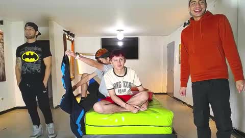 THOMAS AND DAMIAND online show from November 16, 12:22 pm