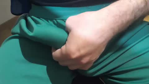 Snapshot of icky_thumps chatting on December 31, 5:33 am icky_thumps online show from December 31, 5:33 am