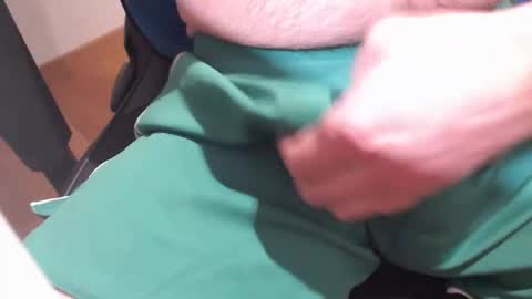 Snapshot of icky_thumps chatting on November 6, 8:21 pm icky_thumps online show from November 6, 8:21 pm