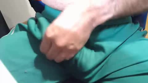 Snapshot of icky_thumps chatting on November 23, 6:02 am icky_thumps online show from November 23, 6:02 am