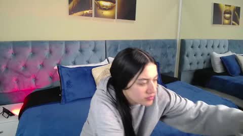 Icy online show from December 3, 11:44 am