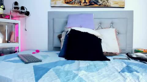 Snapshot of idaly_lovepussy chatting on January 21, 10:30 pm idaly online show from January 21, 10:30 pm