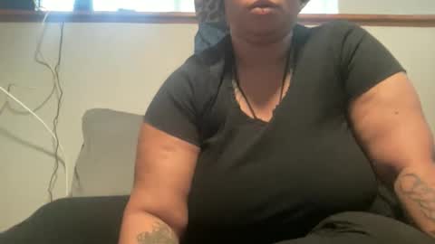 ih8vyx online show from November 26, 6:20 pm