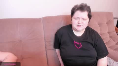 Snapshot of ihaveasecret_ chatting on January 8, 4:22 pm Alice online show from January 8, 4:22 pm