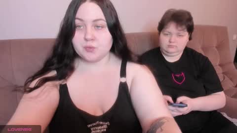 Snapshot of ihaveasecret_ chatting on January 19, 4:04 pm Alice online show from January 19, 4:04 pm