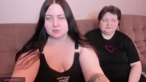 Snapshot of ihaveasecret_ chatting on January 23, 10:33 pm Alice online show from January 23, 10:33 pm