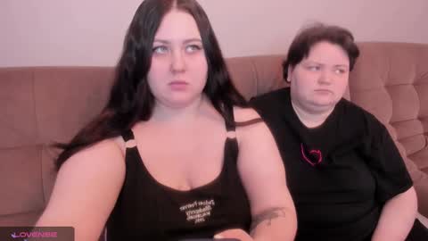 Snapshot of ihaveasecret_ chatting on January 29, 8:40 am Alice online show from January 29, 8:40 am