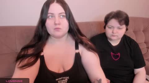 Snapshot of ihaveasecret_ chatting on February 1, 12:16 pm Alice online show from February 1, 12:16 pm