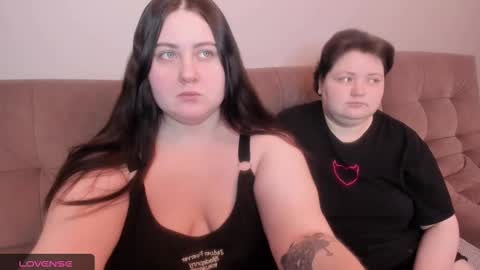 Snapshot of ihaveasecret_ chatting on February 1, 4:11 pm Alice online show from February 1, 4:11 pm