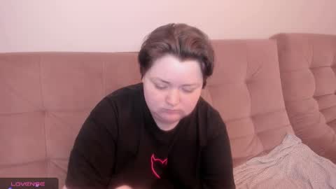 Snapshot of ihaveasecret_ chatting on February 2, 8:19 pm Alice online show from February 2, 8:19 pm