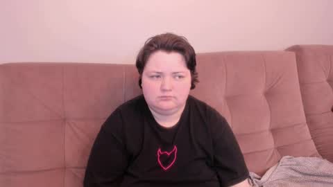 Snapshot of ihaveasecret_ chatting on February 21, 10:07 am Alice online show from February 21, 10:07 am