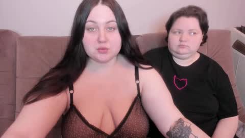 Snapshot of ihaveasecret_ chatting on March 1, 11:17 am Alice online show from March 1, 11:17 am