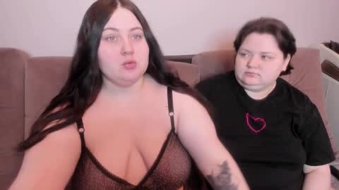 Snapshot of ihaveasecret_ chatting on March 3, 11:33 am Alice online show from March 3, 11:33 am