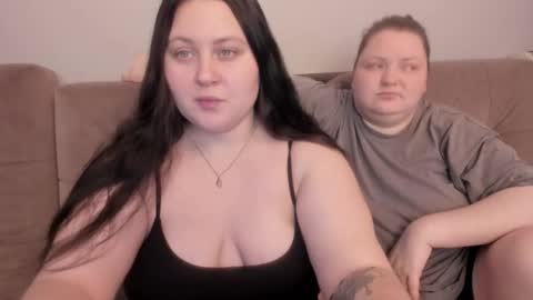 Snapshot of ihaveasecret_ chatting on September 19, 4:29 pm Alice online show from September 19, 4:29 pm