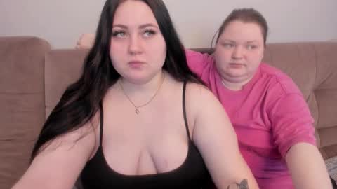 Snapshot of ihaveasecret_ chatting on September 25, 12:03 am Alice online show from September 25, 12:03 am