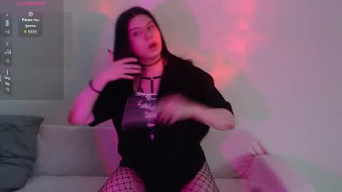 Snapshot of iintimate_flesh chatting on October 18, 10:05 am Vella online show from October 18, 10:05 am