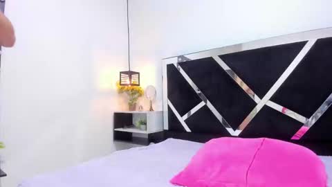 Isabella online show from November 19, 1:55 pm