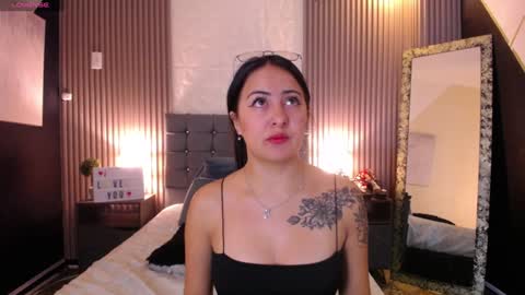 Isa online show from December 9, 1:34 pm